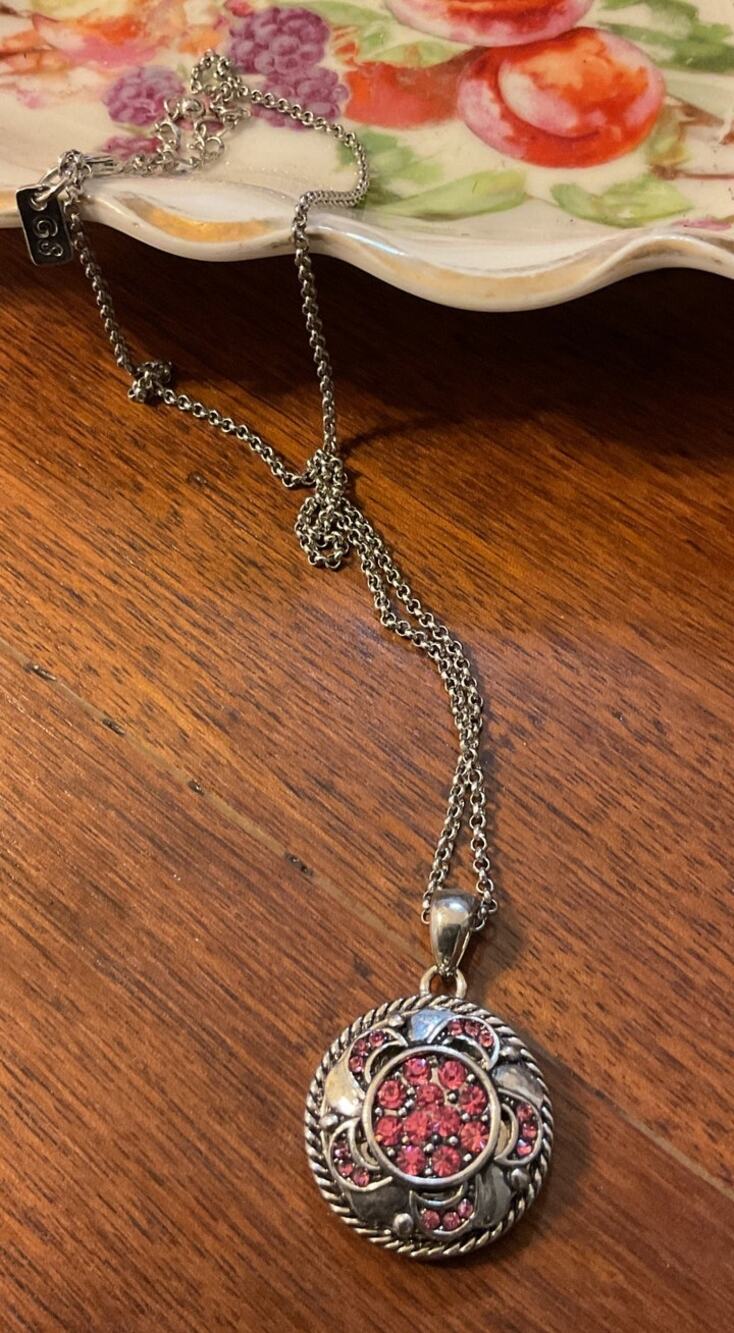 Ginger Snap Necklace, Silver 18” Pink Rhinestones Snap On